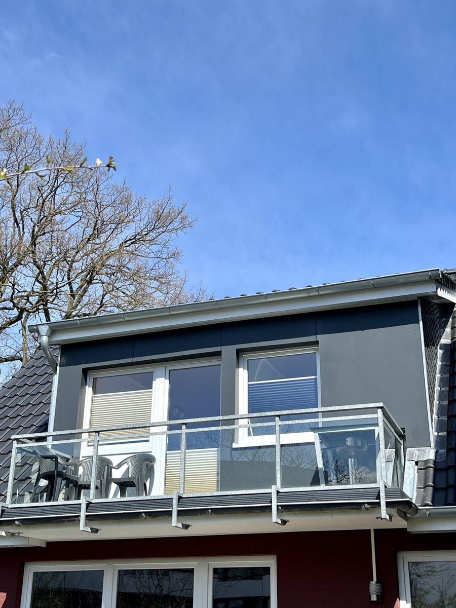 Haus Lea mit Balkon der Obergeschosswohnung